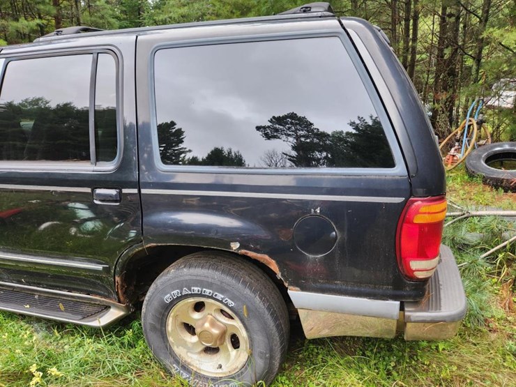 1998-ford-explorer-xlt-image-10