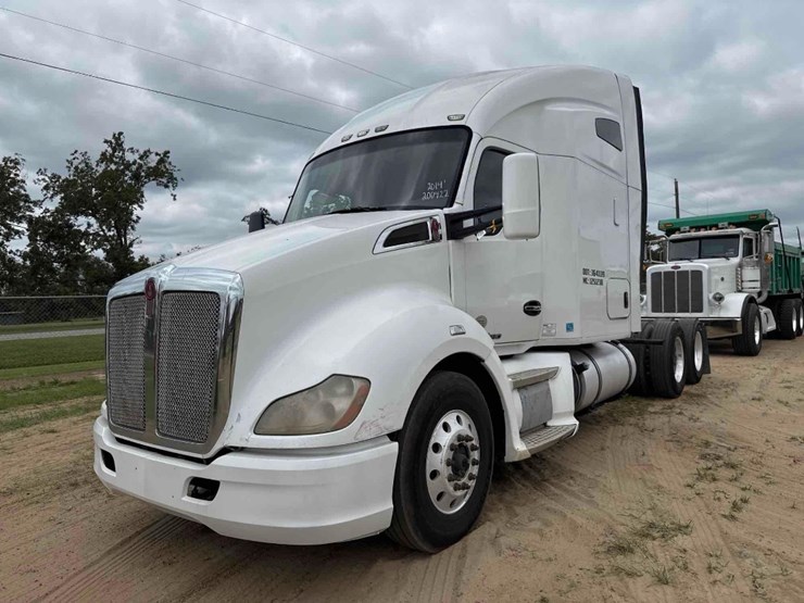 2014-kenworth-t680-image-2