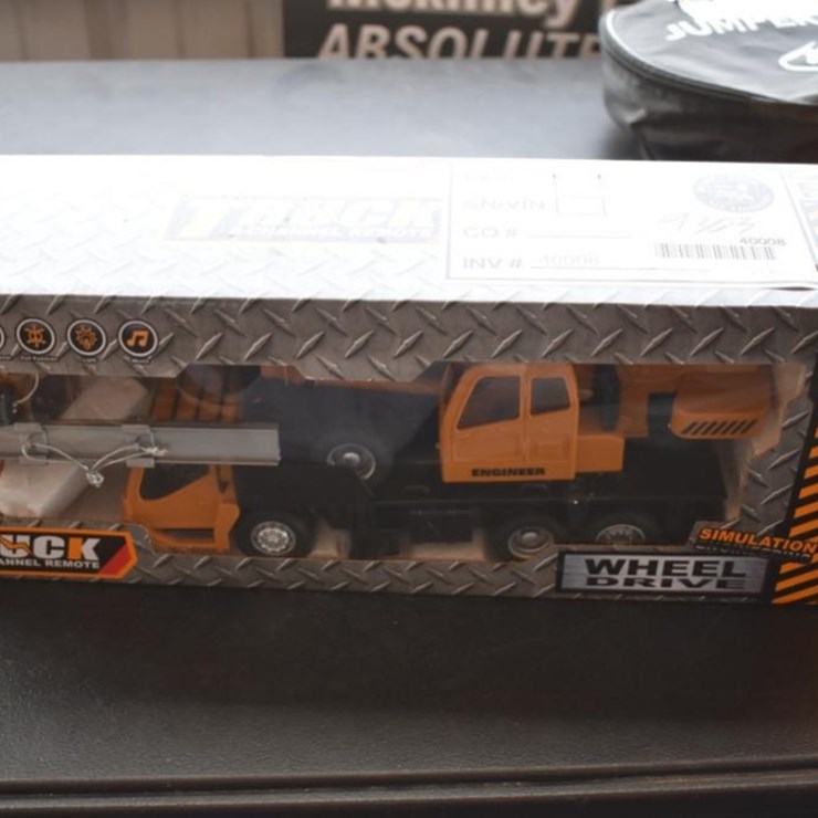 Future Remote Control Engineer Toy Truck, 2.4 GHz, Wheel Drive, Age 8+, Serial #40008