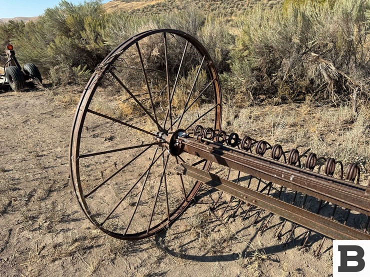antique-hay-rake-image-8