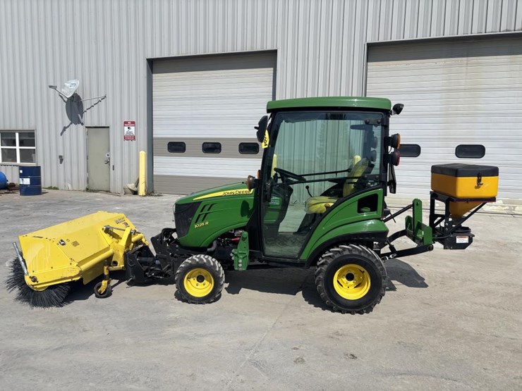john-deere-1025-image-2