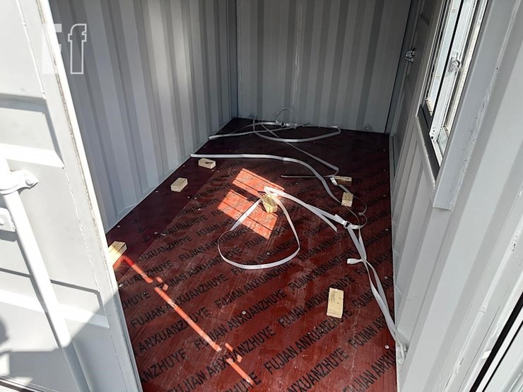 hurricane-5'x10'x5.5'-shipping-container-image-6