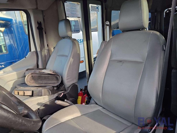 2017-ford-transit-image-34