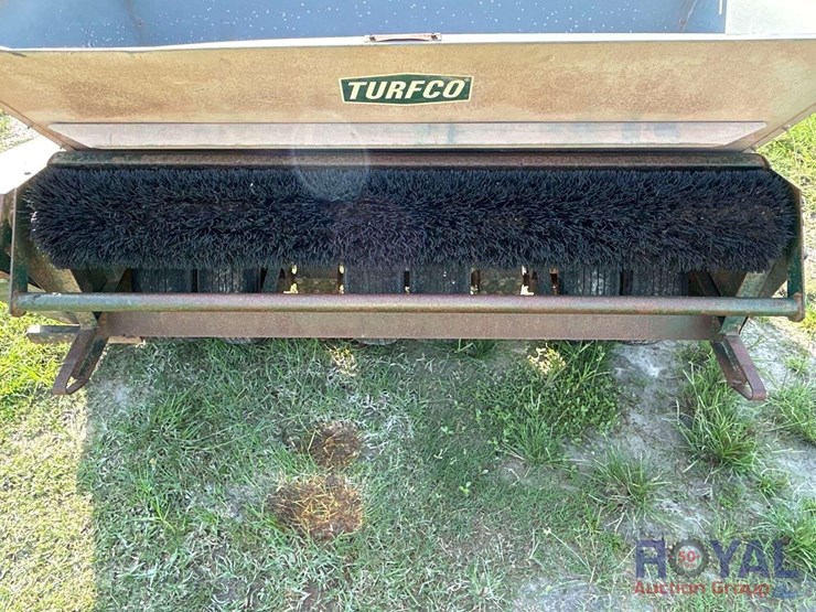 2010-turfco-mete-r-matic-iii-pull-behind-top-dresser-image-10