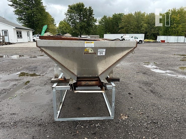 sno-way-4'x8'-stainless-salt-spreader-image-2
