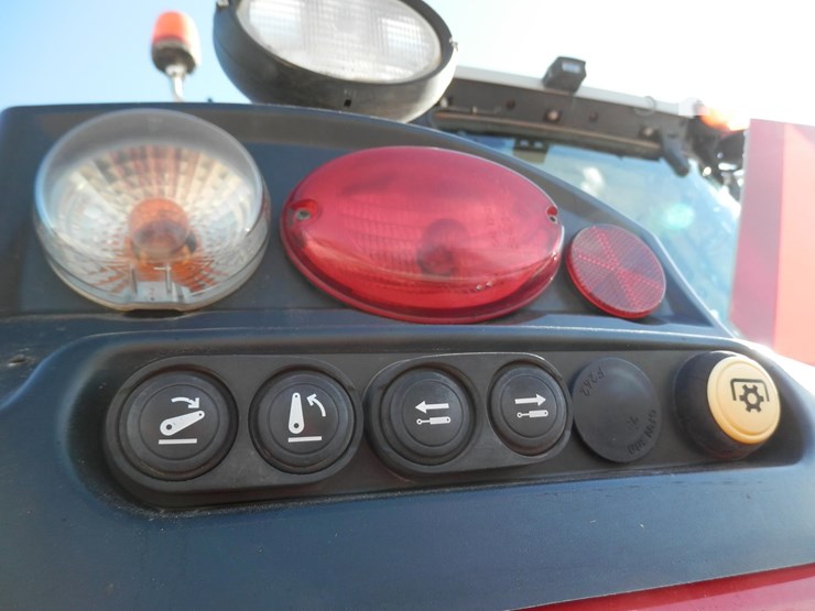 2015-massey-ferguson-8732-image-39