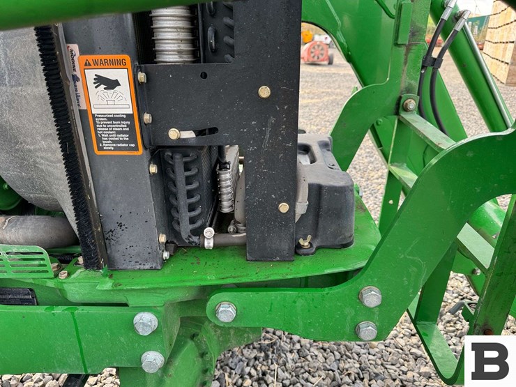 2011-john-deere-6115d-image-34