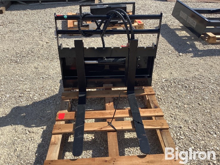 2025-giyi-cyhc-mini-skid-steer-hyd-side-shift-fork-image-2