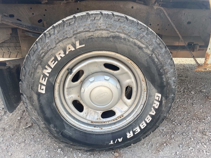 2011-ford-f250-xl-image-16