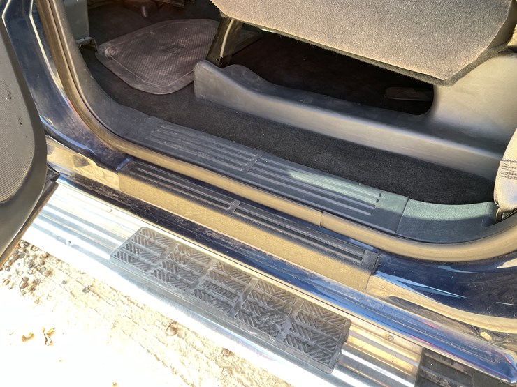 2002-chevrolet-silverado-2500hd-image-35