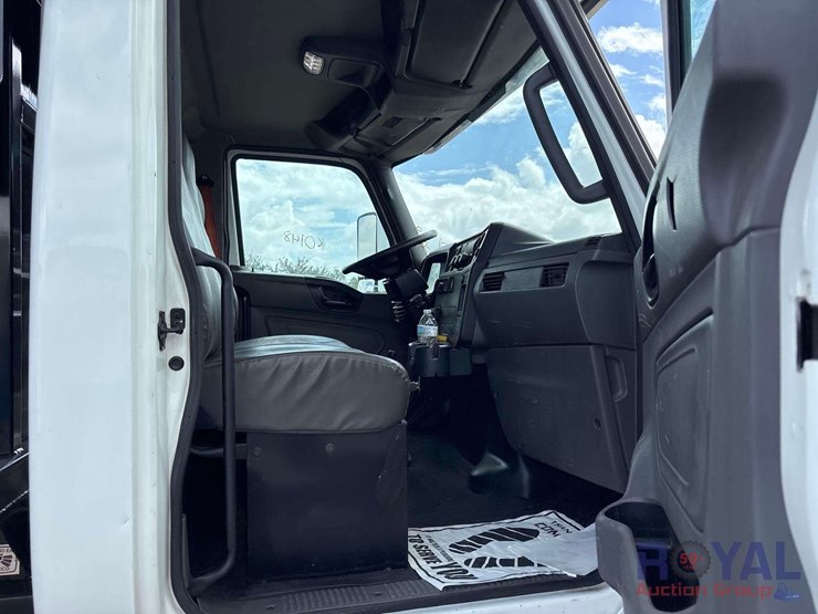 2020-international-mv607-dump-truck-image-25