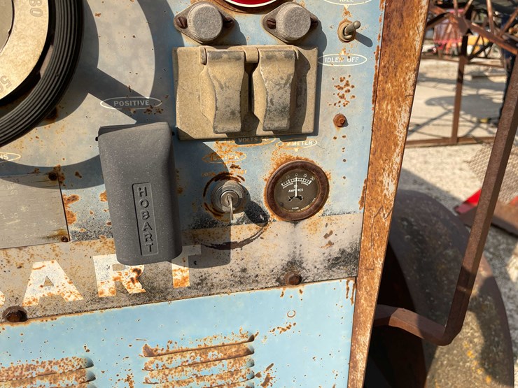 #8633-•-hobart-powerweld-303-welder-trailer-(maq)-image-30