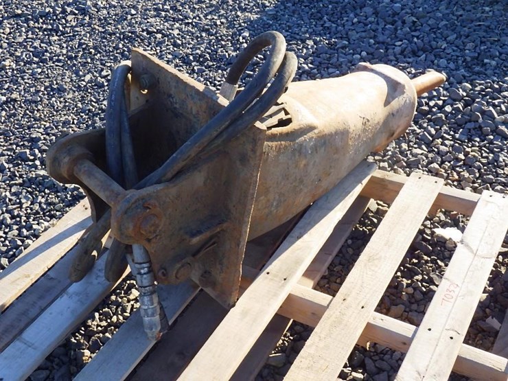 cat-excavator-attachment-image-3