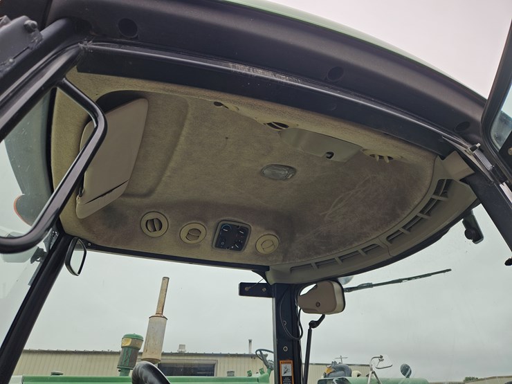 2011-john-deere-3720-image-5