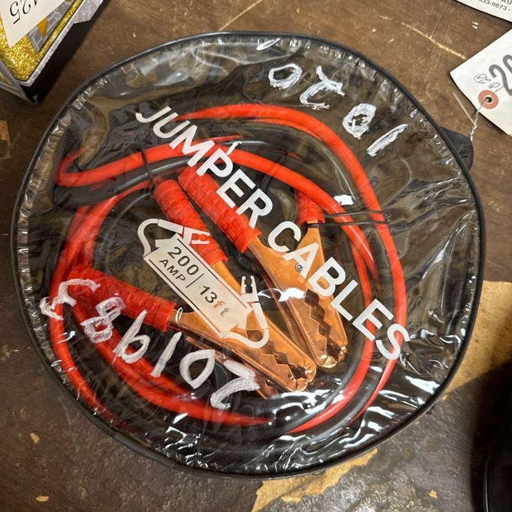 UNUSED 200 AMP 13' JUMPER CABLES