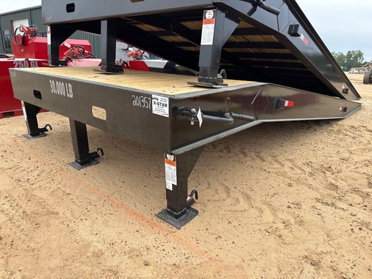 unused-xstar-101"-x-20'-loading-ramp-image-1