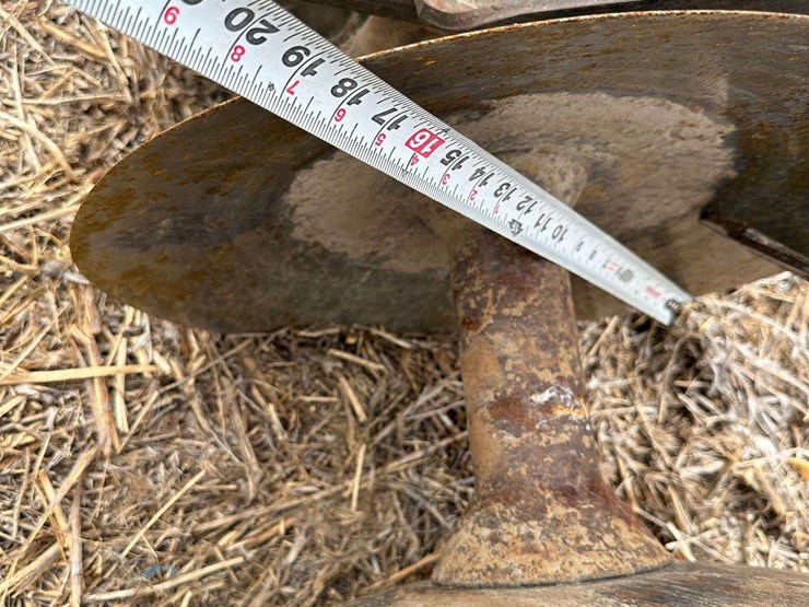 hesston-2420-image-30