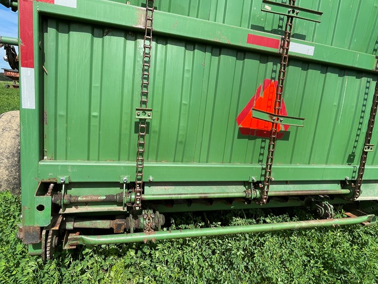 john-deere-200-image-29