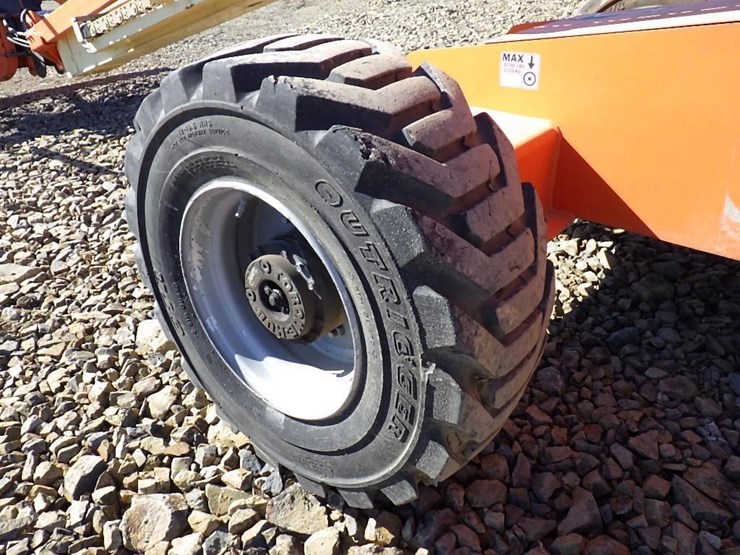 2012-jlg-400s-image-9