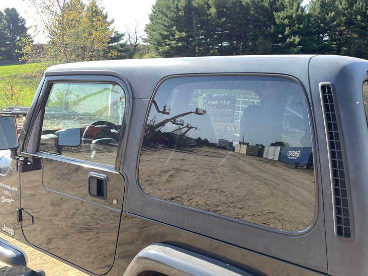 2000-jeep-wrangler-sport-image-27