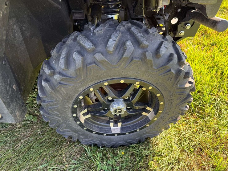 2021-john-deere-gator-image-19