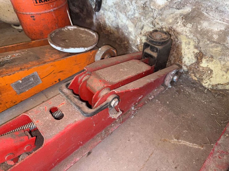 hydraulic-floor-jack-image-3