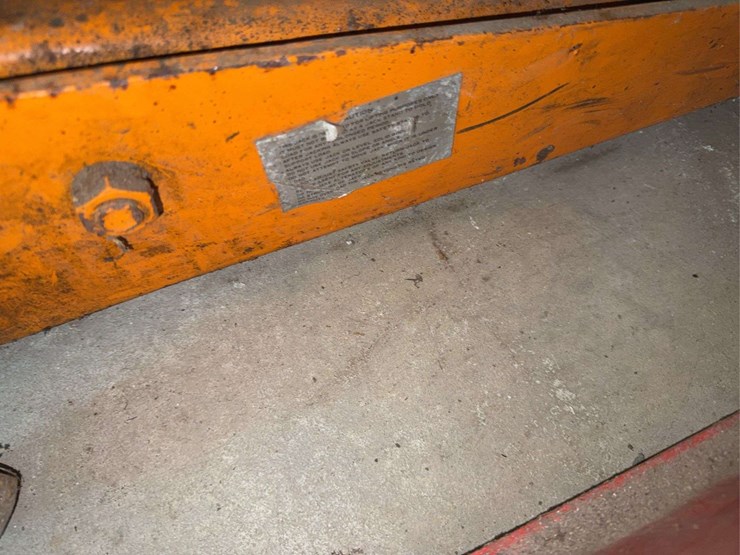 2-1/4-ton-floor-jack-image-4