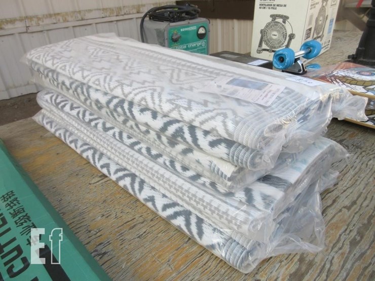 4-pack-6'-x-9'-outdoor-rug/mat-image-1