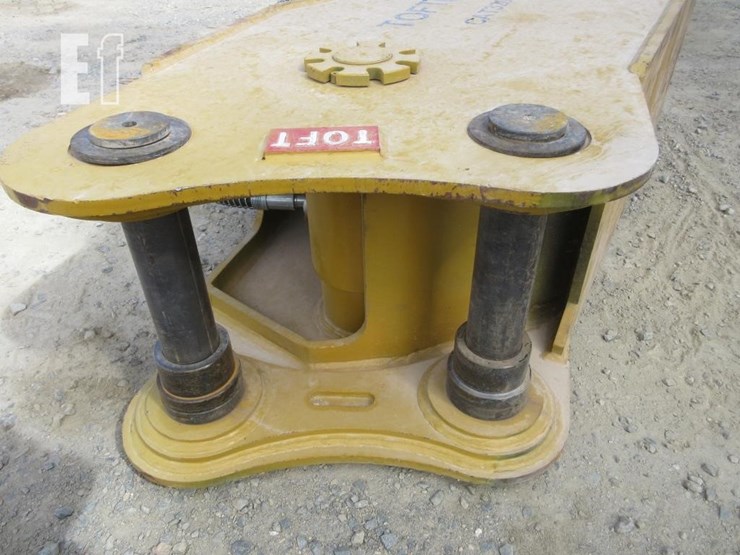 caterpillar-320-image-9