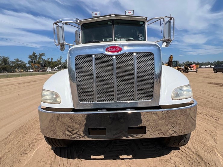 2012-peterbilt-pb348-fuel-&-lube-truck-image-7