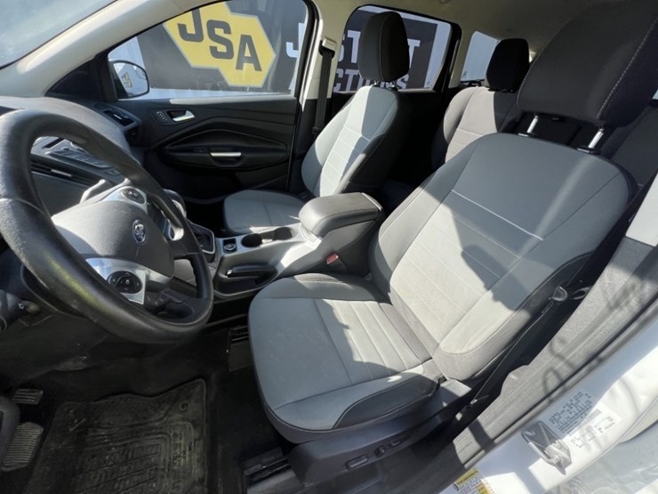 2014-ford-escape-image-24