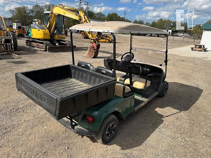 e-z-go-4-seater-electric-golf-cart-163-image-5