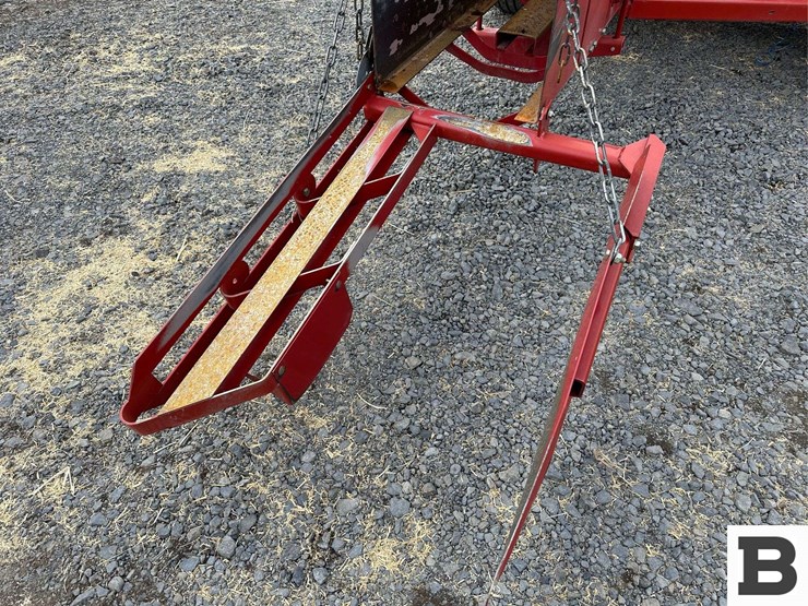2008-new-holland-580-image-33