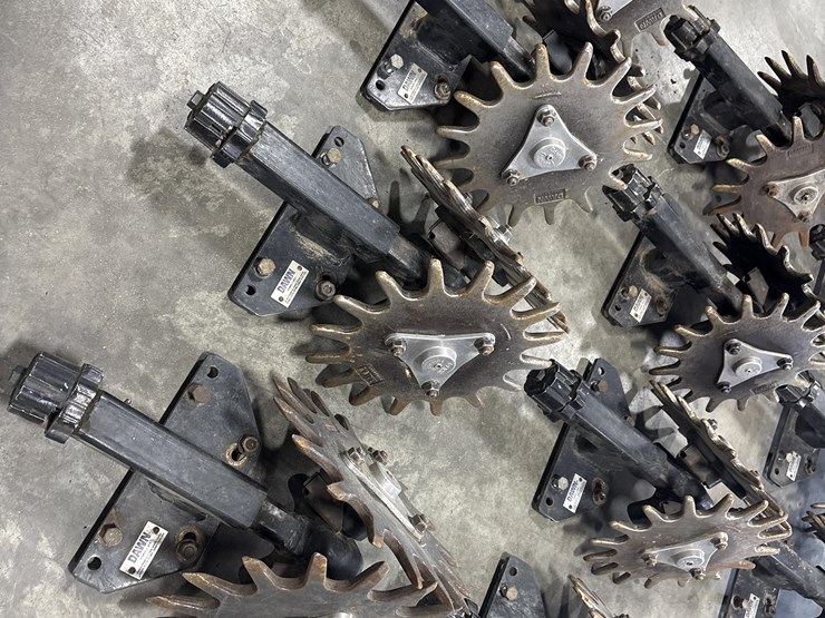 dawn-screw-adjust-row-cleaners-image-17