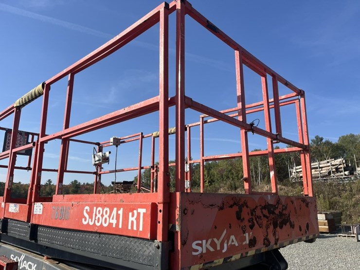 2011-skyjack-sj8841rt-image-37