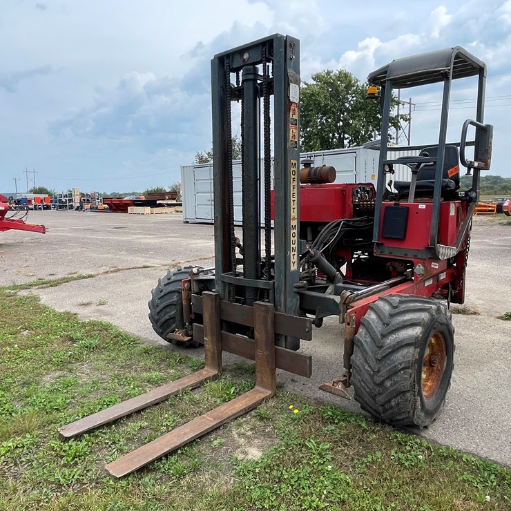 #1020 • 2002 Moffett Piggy Back Forklift