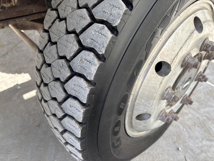 #5081-•-2005-gmc-c4500-4x4-single-axle-dump-truck-image-62