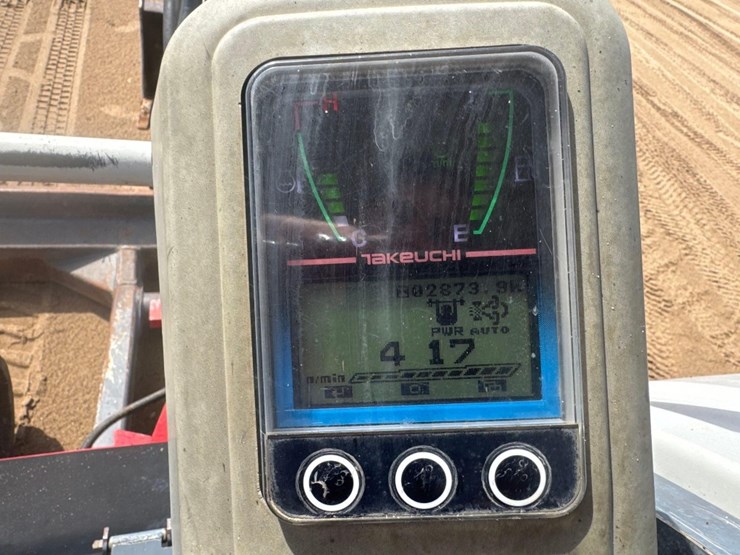 takeuchi-tb240-image-33