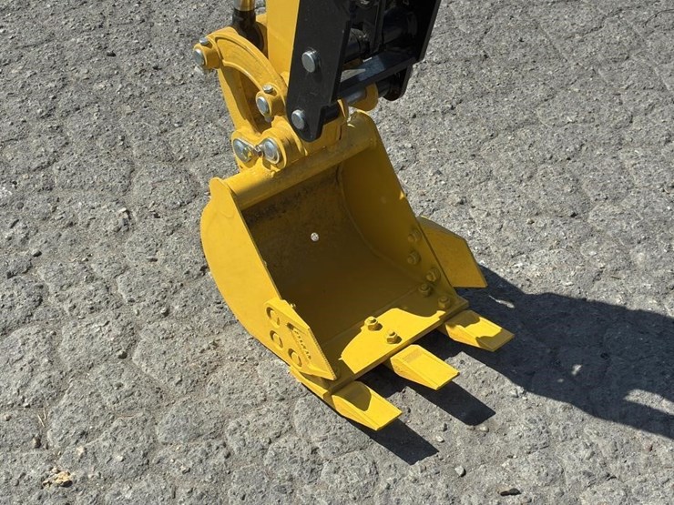2024-dig-master-dm100-excavator-image-9