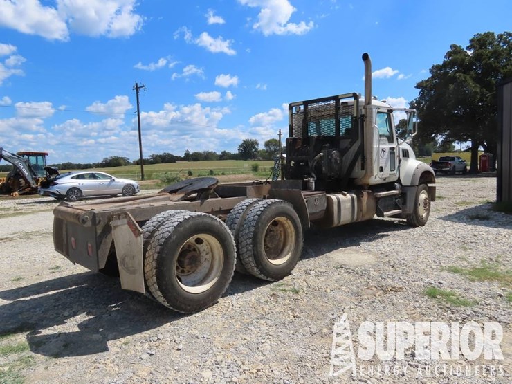 (x)-(12-8)-2011-mack-gu713-t/a-winch-truck,-vin-1m-image-3