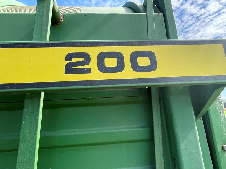 john-deere-200-image-10