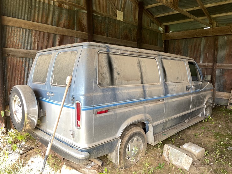 #4481-•-1991-ford-econoline-van-(title-in-delay)-image-4