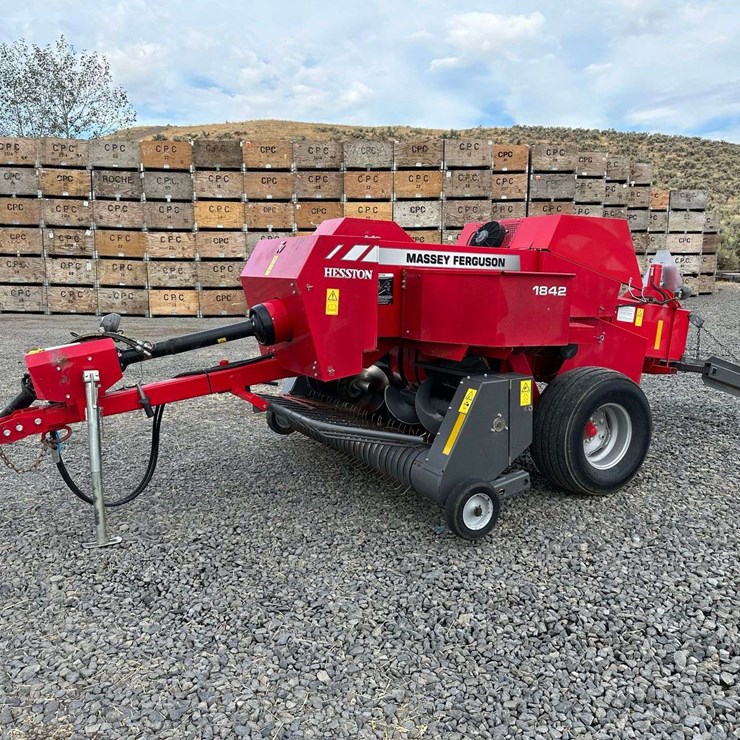 2016 MASSEY-FERGUSON 1842