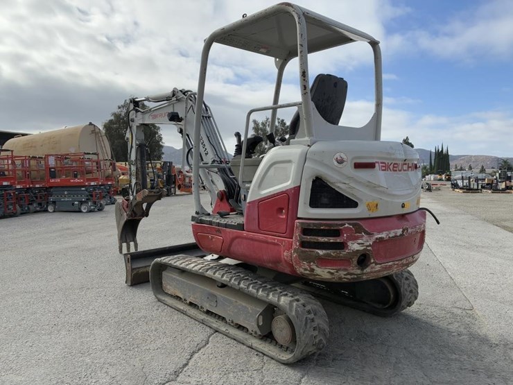 2018-takeuchi-tb253-2-excavator-image-4