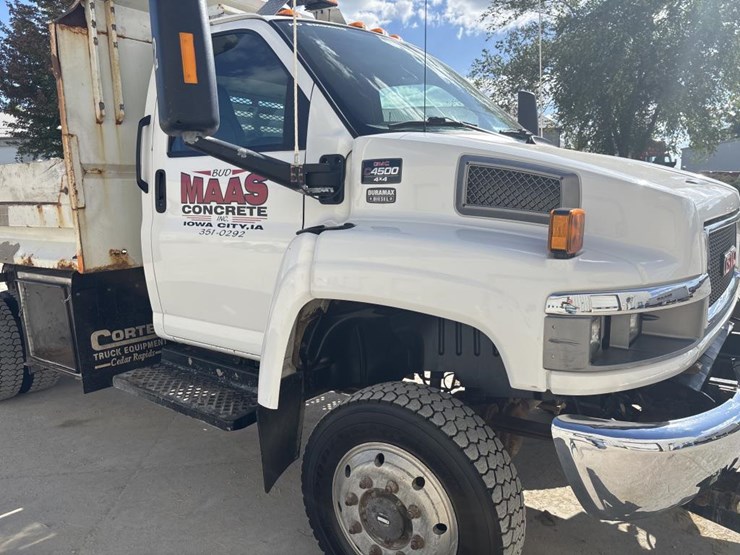 #5081-•-2005-gmc-c4500-4x4-single-axle-dump-truck-image-9