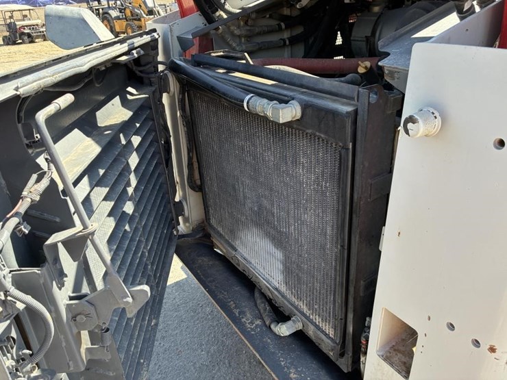 2016-takeuchi-tl12v2-image-11