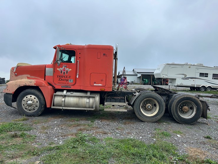 1995-freightliner-fld120-image-4