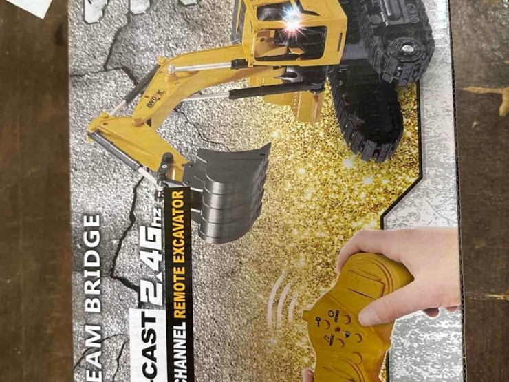 unused-toy-die-cast-remote-controlled-excavator-image-2