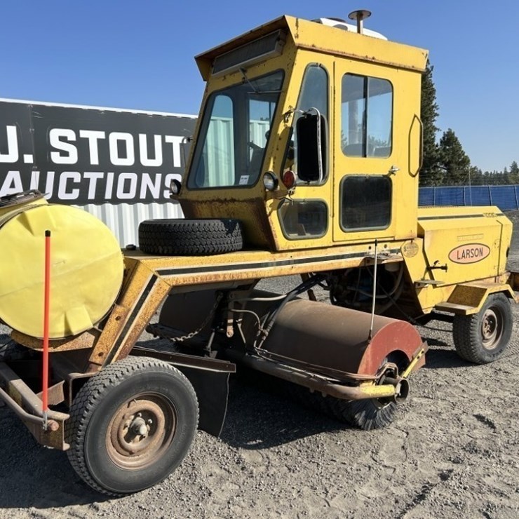 Larson 6330 Broom Sweeper