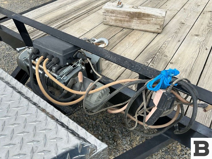 2013-c&b-quality-trailer-works-ct18-6ta-flatbed-trailer-image-13